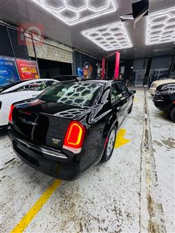 کرایسلەر 300